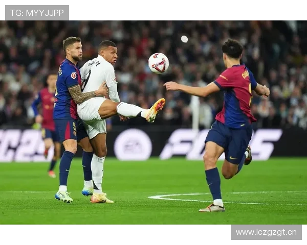 皇马效率与控球撕裂体现阶段性混乱,比赛表现稳定性面临考验 皇马效率与控球撕裂体现阶段性混乱,比赛表现稳定性面临考验