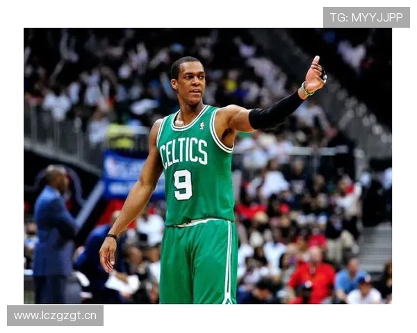 德阿龙·福克斯关键突破拉开差距，快船后场进攻效率明显提升